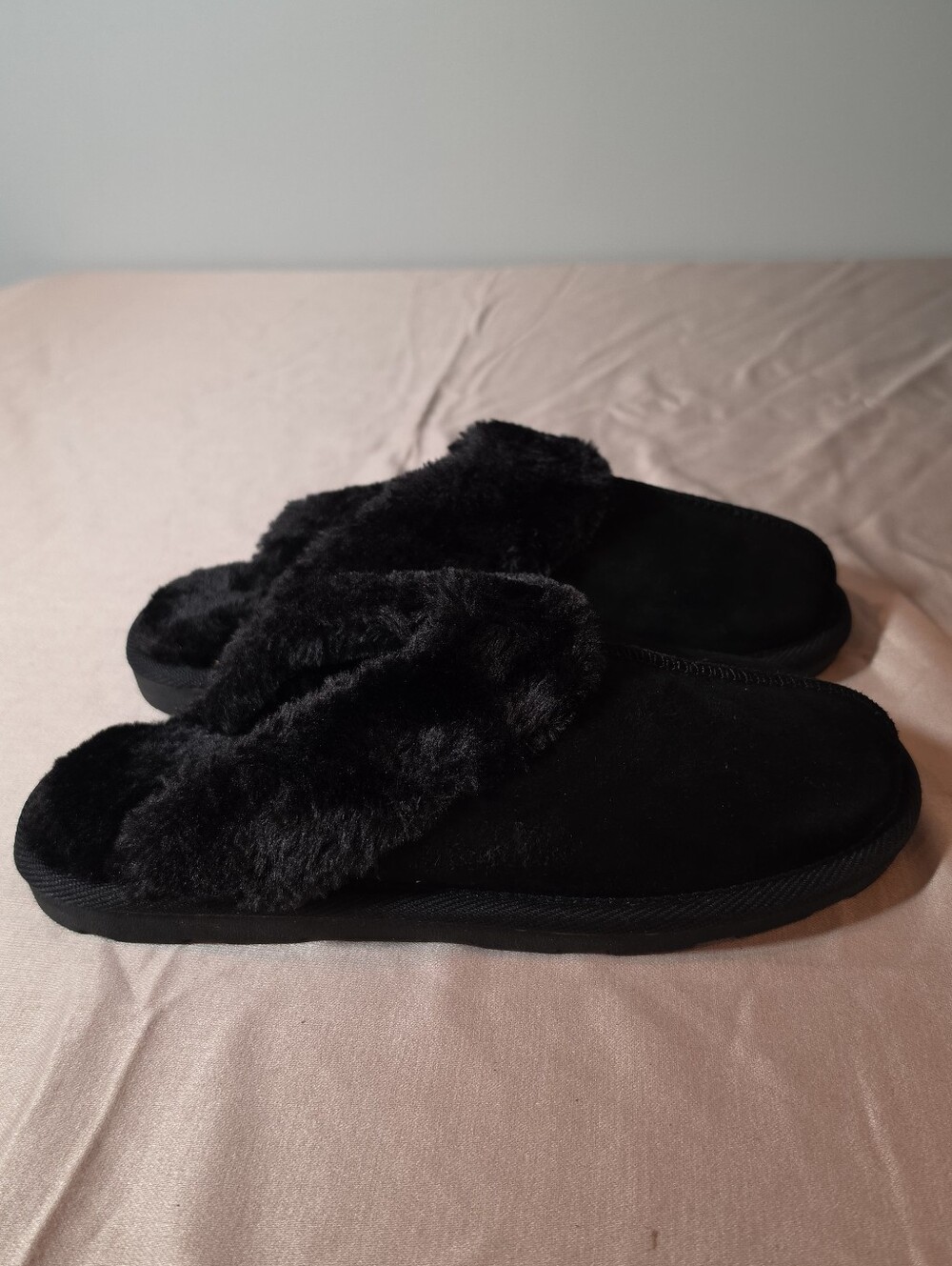 Black Faux Fur Lined Women's Slip-On Slippers Genuine Suede Upper US 9